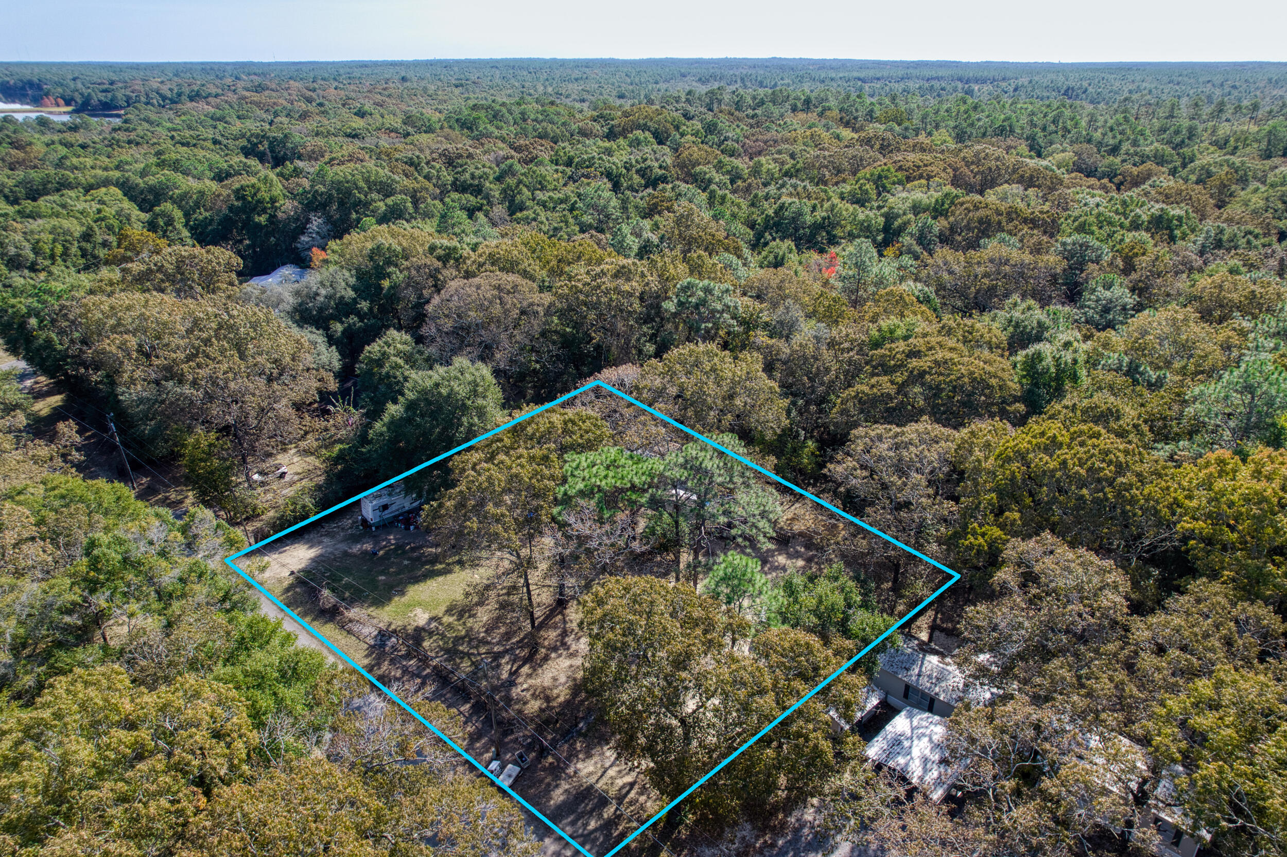 281 Pipers Landing Road DeFuniak Springs, FL 32433 - Photo 3 of 22 a view of a backyard