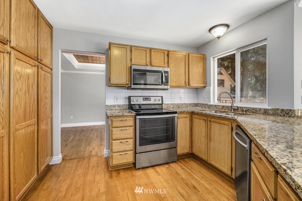 18708 2nd Place West Bothell, WA 98012 - Photo 11 of 39