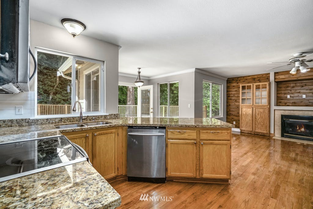 18708 2nd Place West Bothell, WA 98012 - Photo 10 of 39
