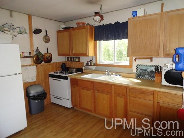 28557 L P Walsh Road Ontonagon, MI 49953 - Photo 2 of 12 Gallery Image 2