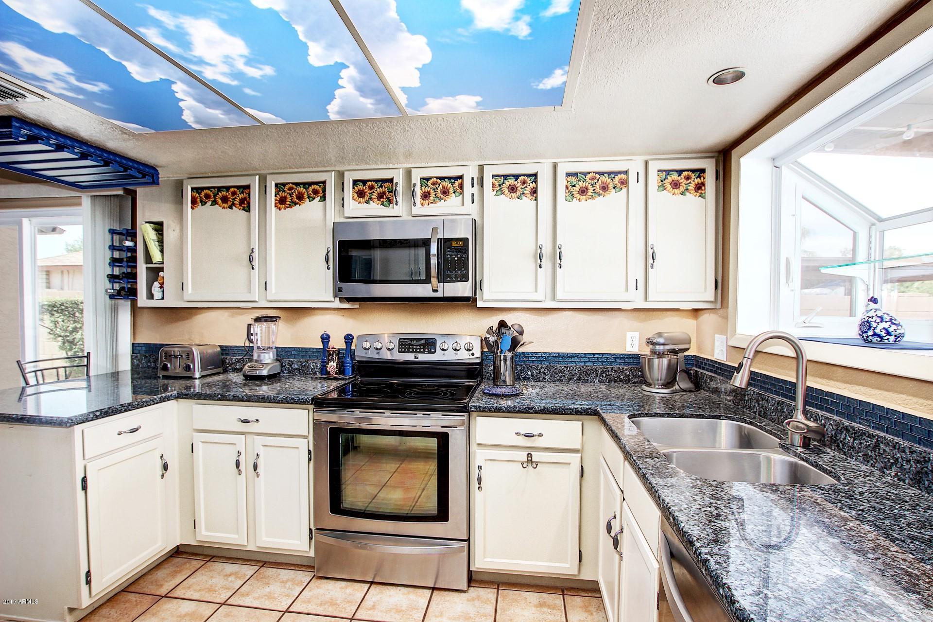 924 East Grandview Road Phoenix, AZ 85022 - Photo 8 of 48 Grandview (13)