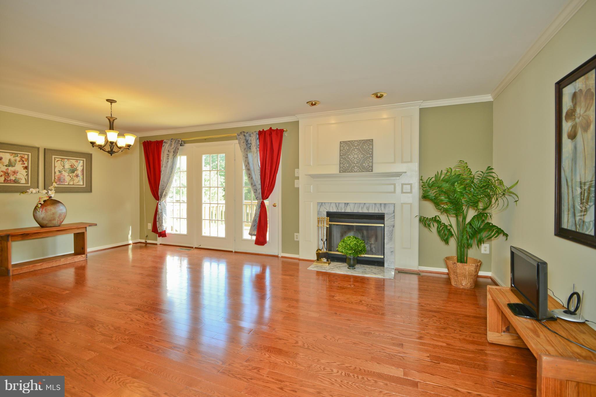 3857 Inverness Road Fairfax, VA 22033 - Photo 23 of 30 Living Room