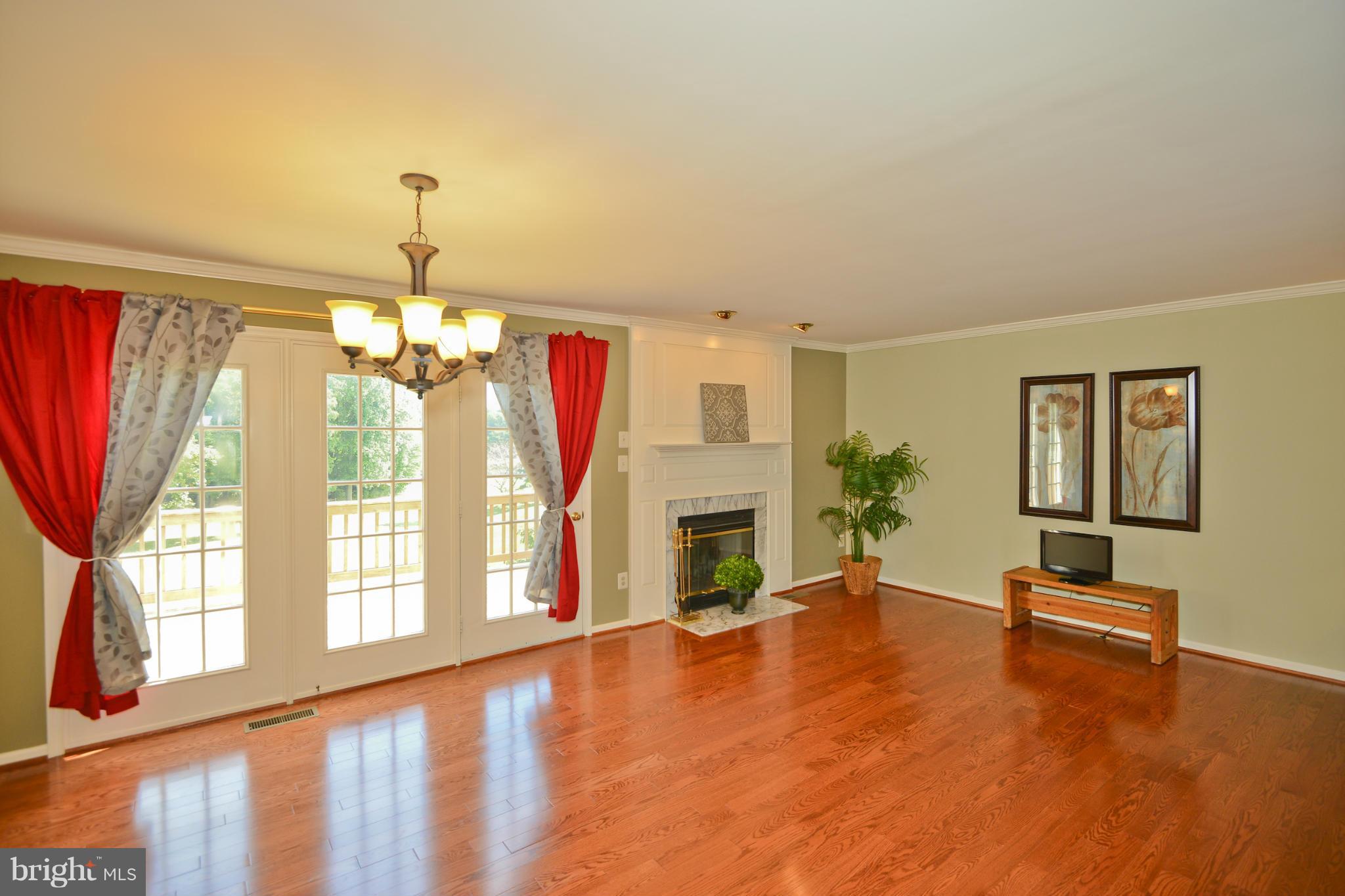 3857 Inverness Road Fairfax, VA 22033 - Photo 24 of 30 Living Room