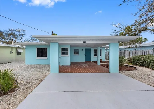 $675,000 | 307 Bahia Vista Drive, Indian Rocks Beach, FL 33785
