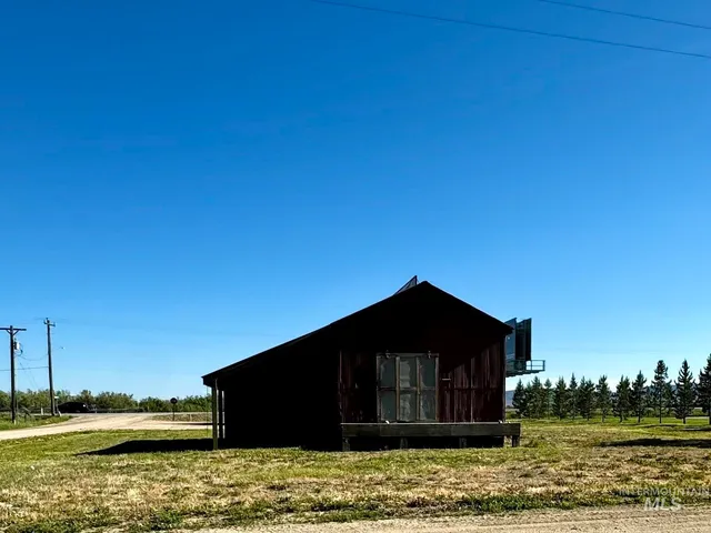 $110,000 | 101 2nd Street East, Fairfield, ID 83327