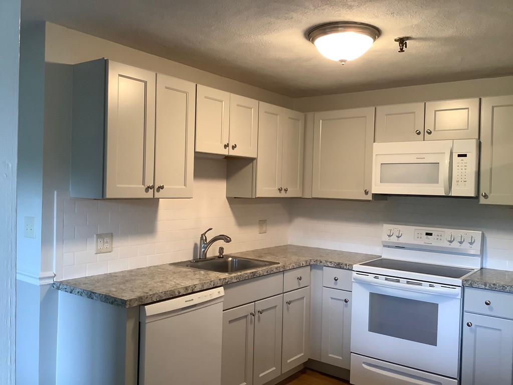 41 Spencer Road, Unit 36 Boxborough, MA 01719 - Photo 5 of 8 Gallery Image 5