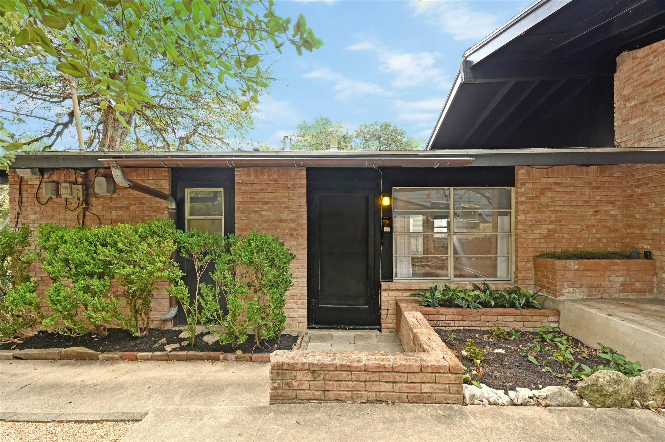 515 Pecan Grove Road, Unit A Austin, TX 78704 - Photo 2 of 17