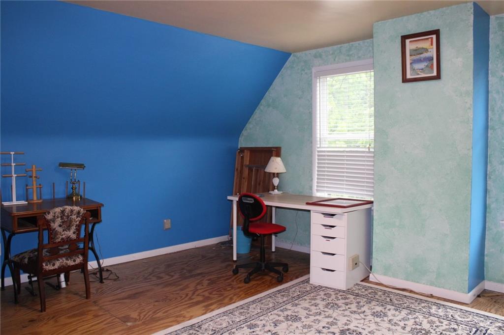 200 School Street Pittsburgh, PA 15205 - Photo 28 of 46 a workspace with furniture and window