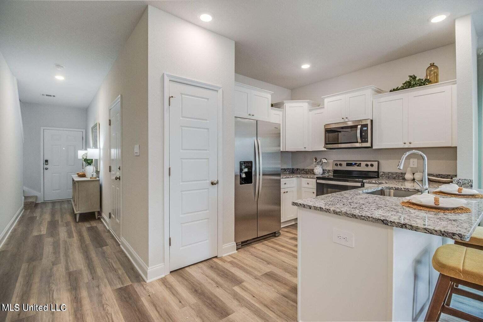 142 Debuys Road Gulfport, MS 39507 - Photo 4 of 19 20240207204145326158000000-o