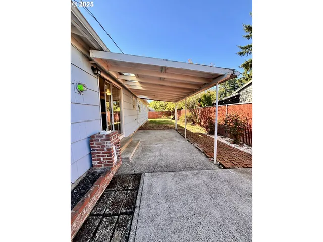 a view of outdoor space