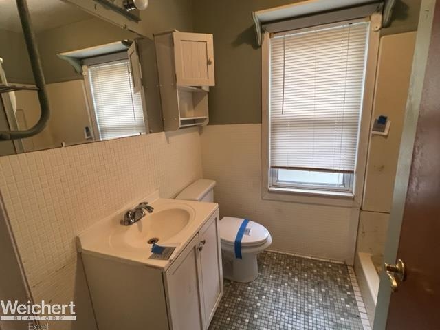 5700 Hearst Road Utica, MI 48317 - Photo 7 of 14 50097446-6.JPG