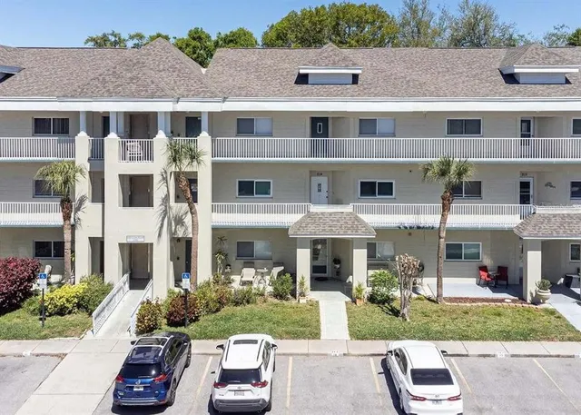$275,000 | 2210 Utopian Drive East, Unit 214, Clearwater, FL 33763