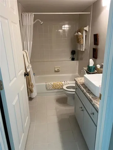 $275,000 | 2210 Utopian Drive East, Unit 214, Clearwater, FL 33763