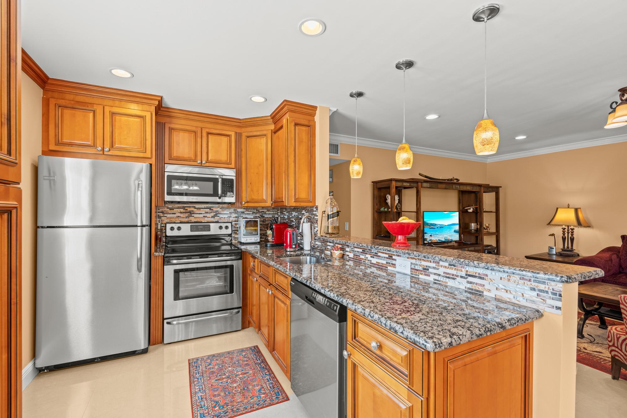 480 Flanders I Delray Beach, FL 33484 - Photo 1 of 44 Kitchen