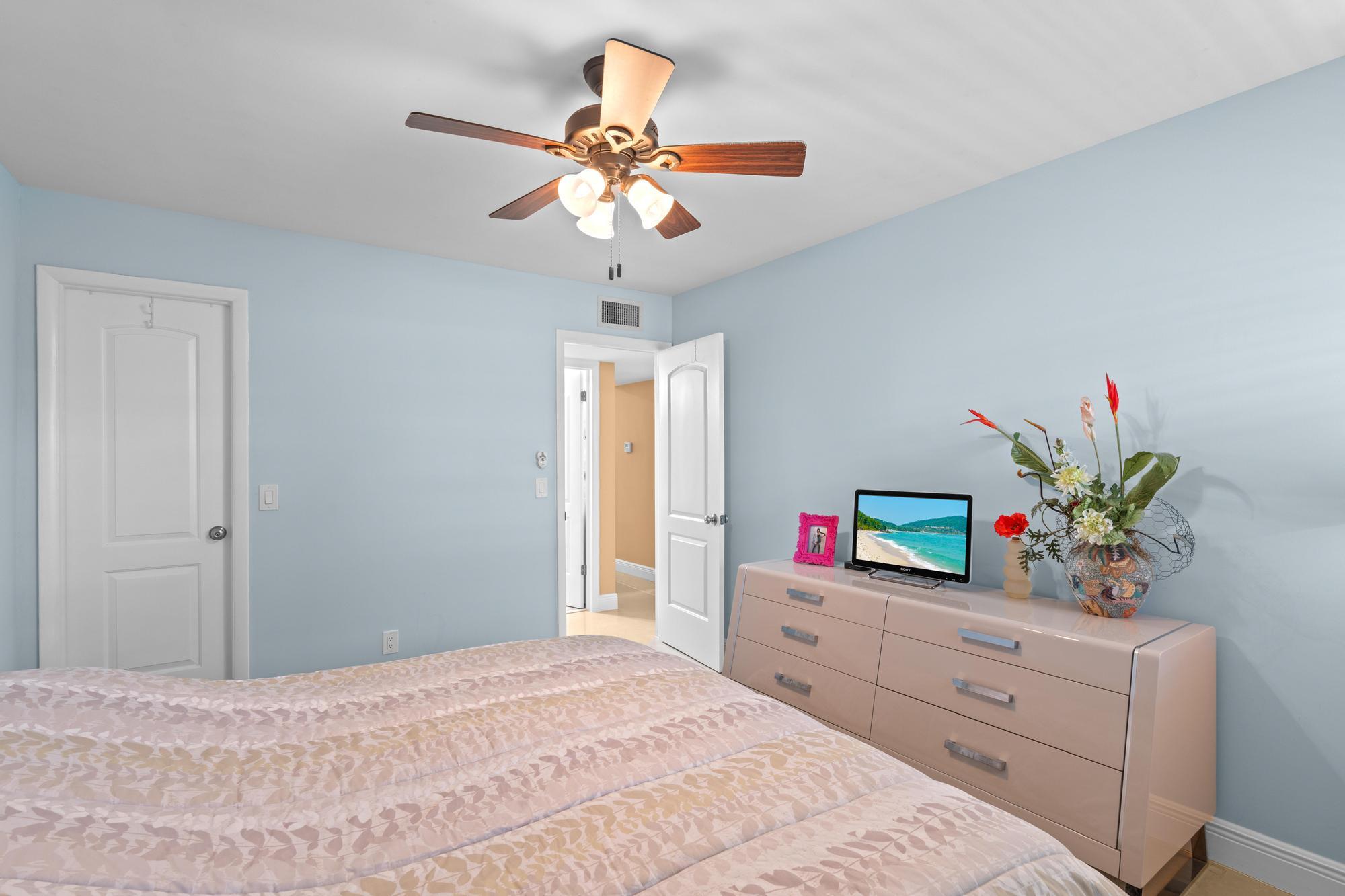 480 Flanders I Delray Beach, FL 33484 - Photo 16 of 44 A7402221-2