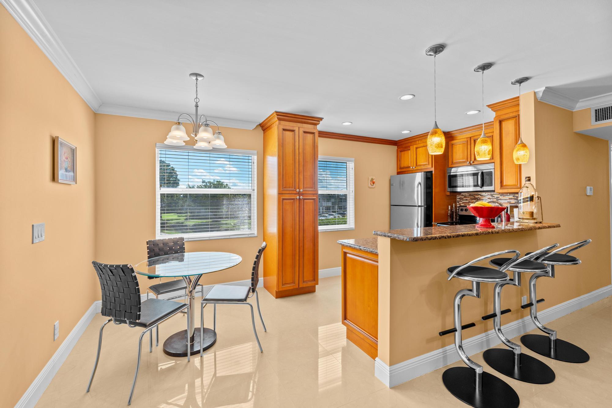 480 Flanders I Delray Beach, FL 33484 - Photo 7 of 44 A7402260-2