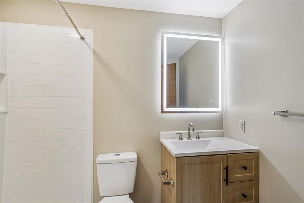 512 Hanover Kendall Road Hookstown, PA 15050 - Photo 28 of 36 Primary Bathroom