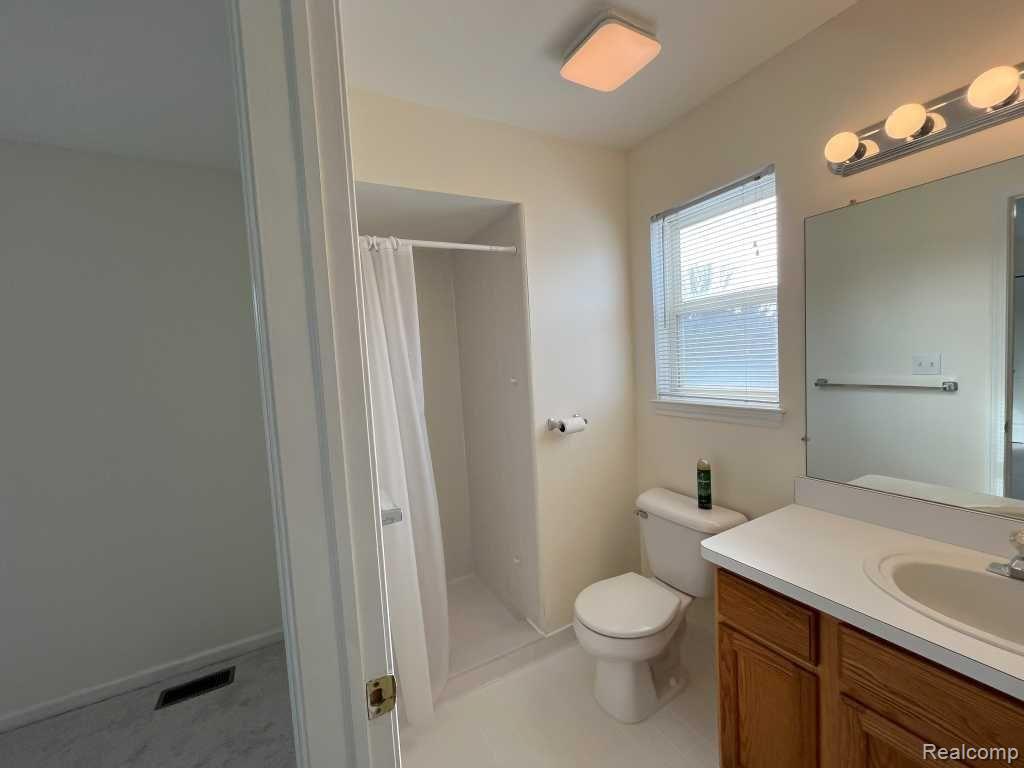 45567 Michael Canton, MI 48188 - Photo 14 of 24 Gallery Image 14