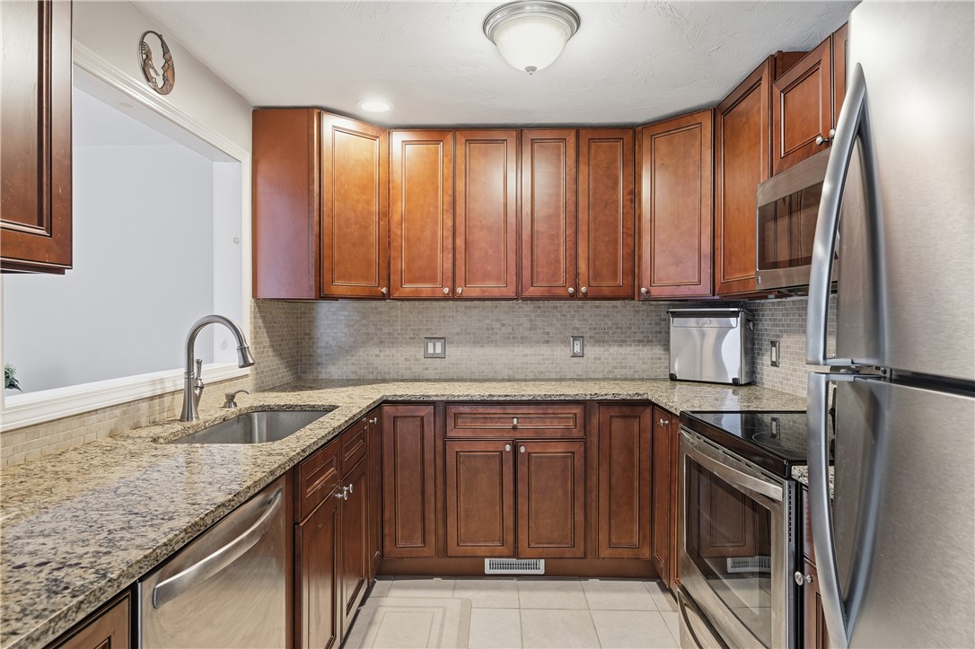 154 Bear Hill Road, Unit 401 Cumberland, RI 02864 - Photo 8 of 29