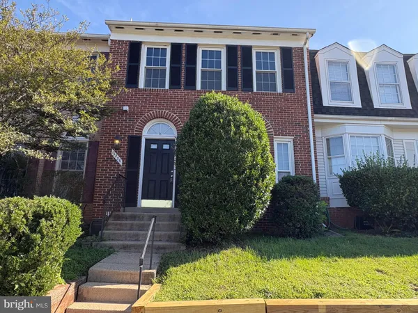 $2,995 | 13236 Grand Jct Drive, Fairfax, VA 22033
