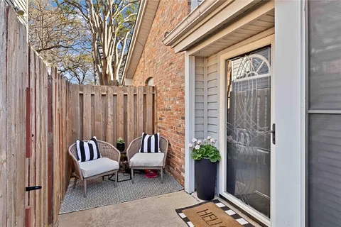 $195,000 | 2577 Shady Ridge Drive, Bedford, TX 76021