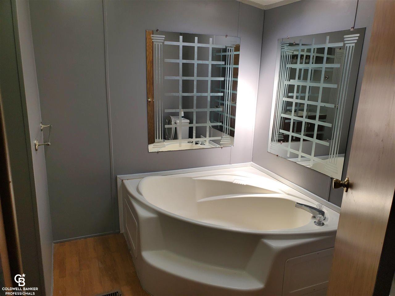 8029 Emmett Road Yale, MI 48097 - Photo 8 of 21