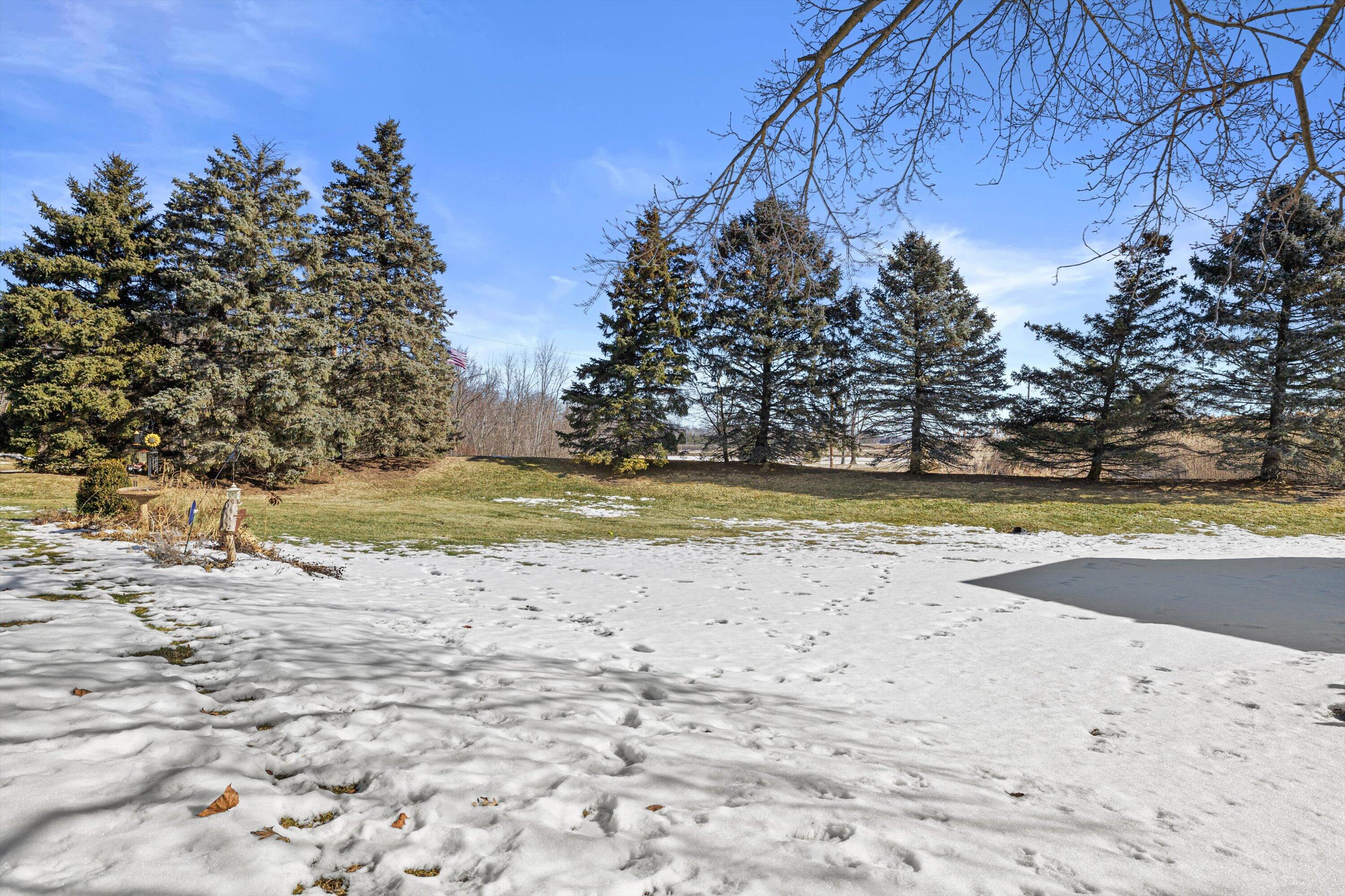 1523 Grandview Court, Unit 4 Dover, WI 53139 - Photo 29 of 32 29-IMG_6031