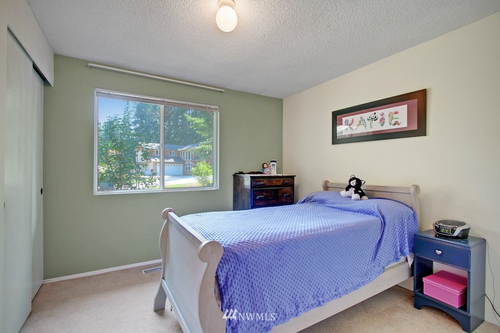 1113 200th Place Southeast Bothell, WA 98012 - Photo 11 of 17 Gallery Image 11