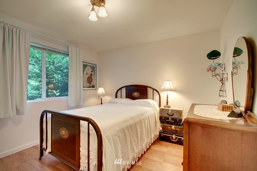 1113 200th Place Southeast Bothell, WA 98012 - Photo 13 of 17 Gallery Image 13