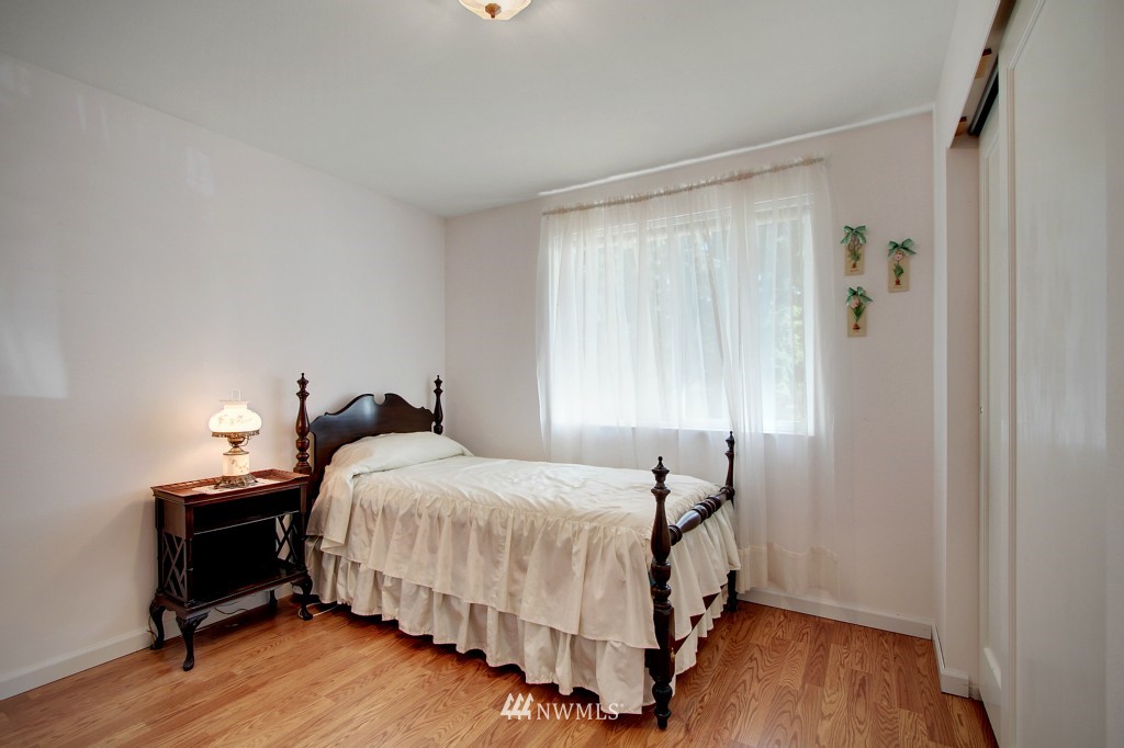1113 200th Place Southeast Bothell, WA 98012 - Photo 15 of 17 Gallery Image 15