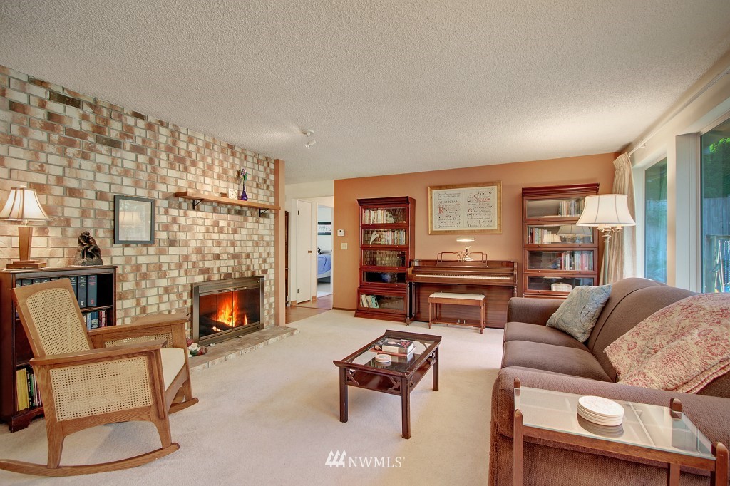 1113 200th Place Southeast Bothell, WA 98012 - Photo 3 of 17 Gallery Image 3