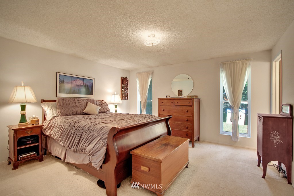 1113 200th Place Southeast Bothell, WA 98012 - Photo 7 of 17 Gallery Image 7