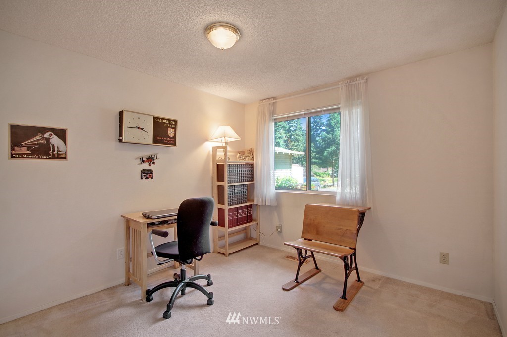 1113 200th Place Southeast Bothell, WA 98012 - Photo 9 of 17 Gallery Image 9