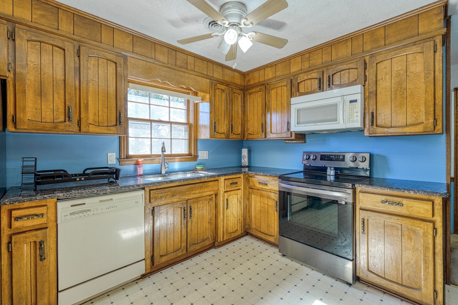 423 Shoally Road Boiling Springs, SC 29316 - Photo 17 of 41