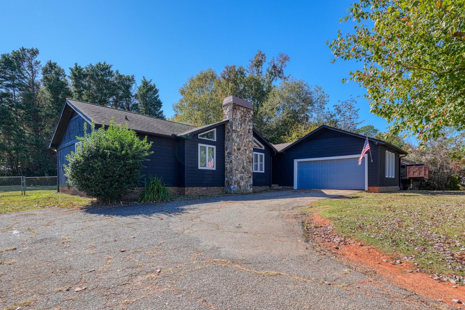 423 Shoally Road Boiling Springs, SC 29316 - Photo 4 of 41