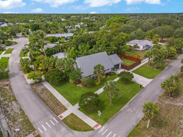 $765,000 | 9200 Southeast Olympus Street, Hobe Sound, FL 33455