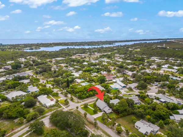 $765,000 | 9200 Southeast Olympus Street, Hobe Sound, FL 33455