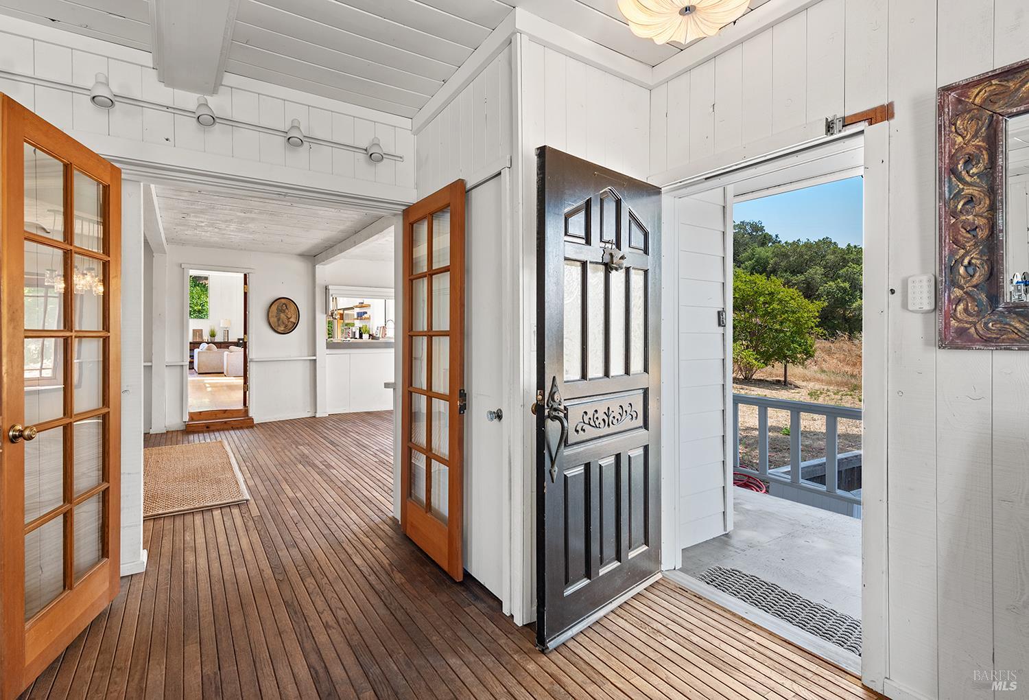 995 Dry Creek Road Healdsburg, CA 95448 - Photo 24 of 57 a view of entryway with wooden floor