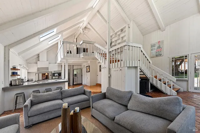 $1,970,000 | 995 Dry Creek Road, Healdsburg, CA 95448