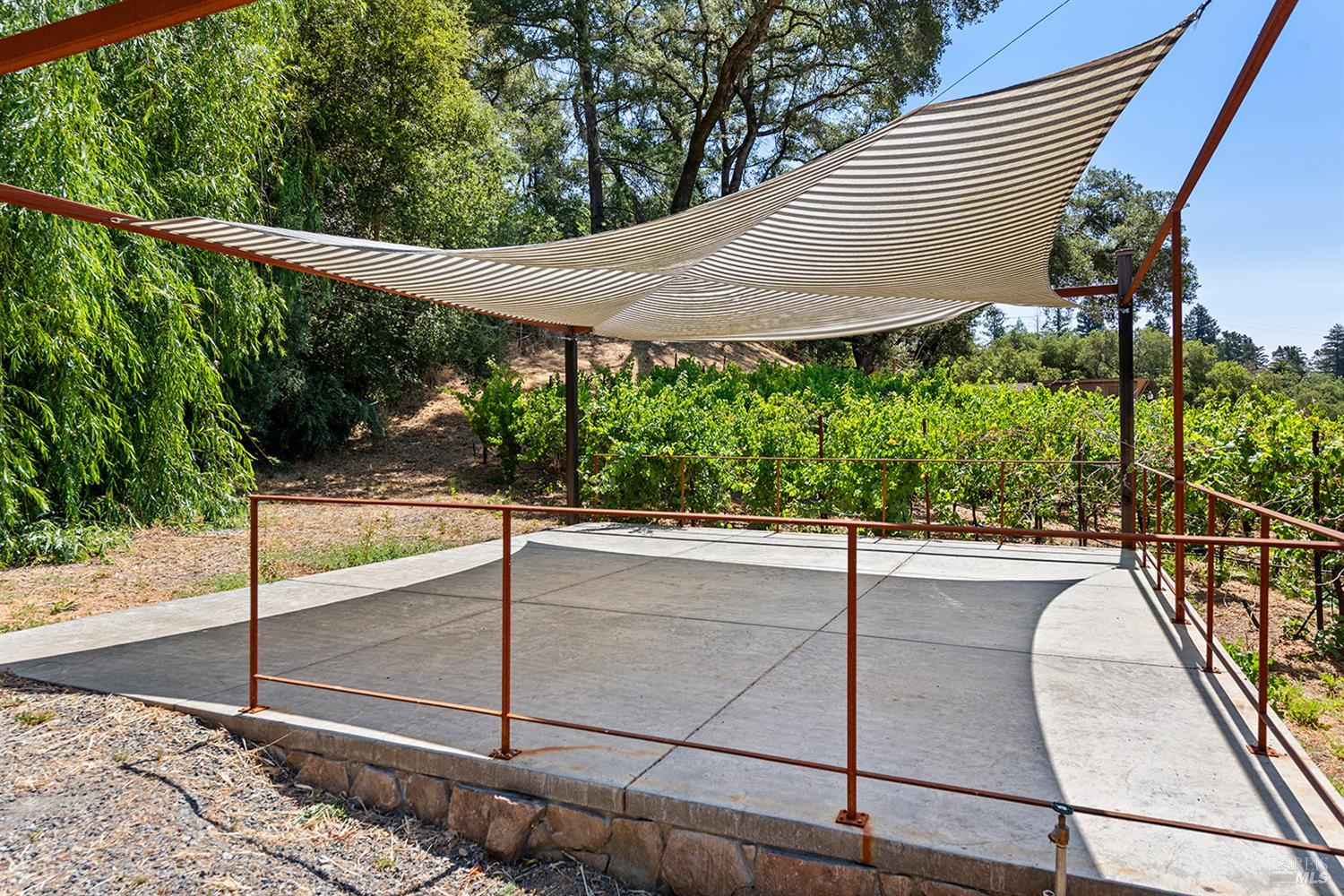 995 Dry Creek Road Healdsburg, CA 95448 - Photo 52 of 57 a view of a patio