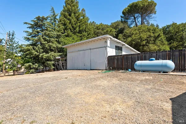 $1,970,000 | 995 Dry Creek Road, Healdsburg, CA 95448