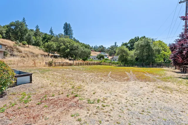 $1,970,000 | 995 Dry Creek Road, Healdsburg, CA 95448