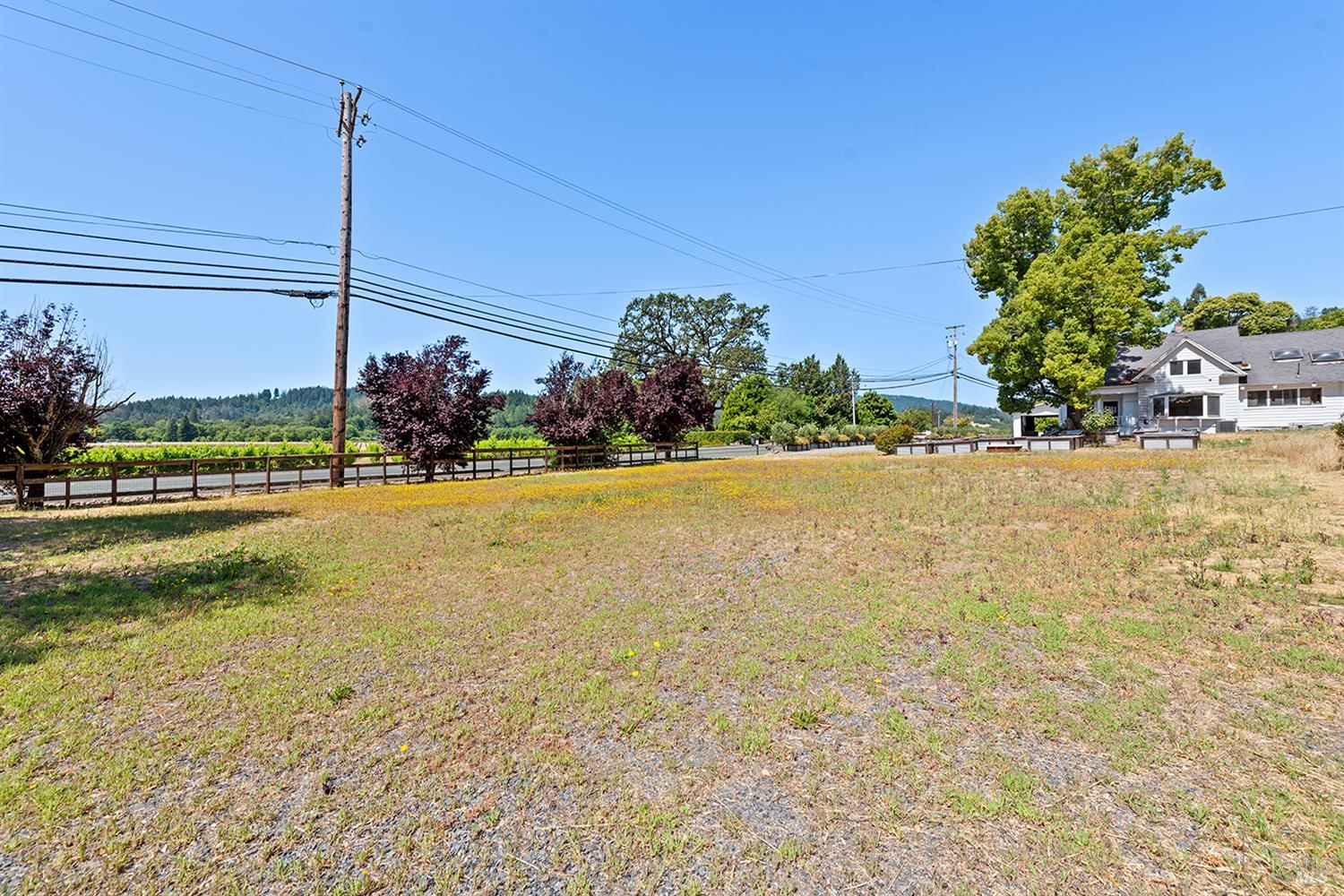 995 Dry Creek Road Healdsburg, CA 95448 - Photo 57 of 57 a view of a garden