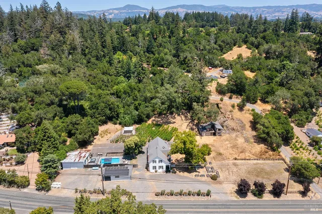 $1,970,000 | 995 Dry Creek Road, Healdsburg, CA 95448