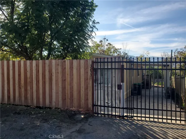 $2,400 | 32531 Crescent Avenue, Lake Elsinore, CA 92530
