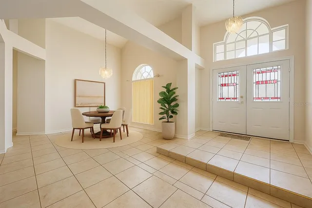 a view of livingroom with furniture