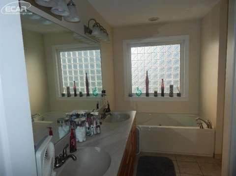 5515 Coldwater Road Flint, MI 48504 - Photo 28 of 44 20435865-27.JPG