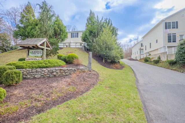 $2,500 | 5 Wishing Well Lane, Unit 5, New Milford, CT 06776