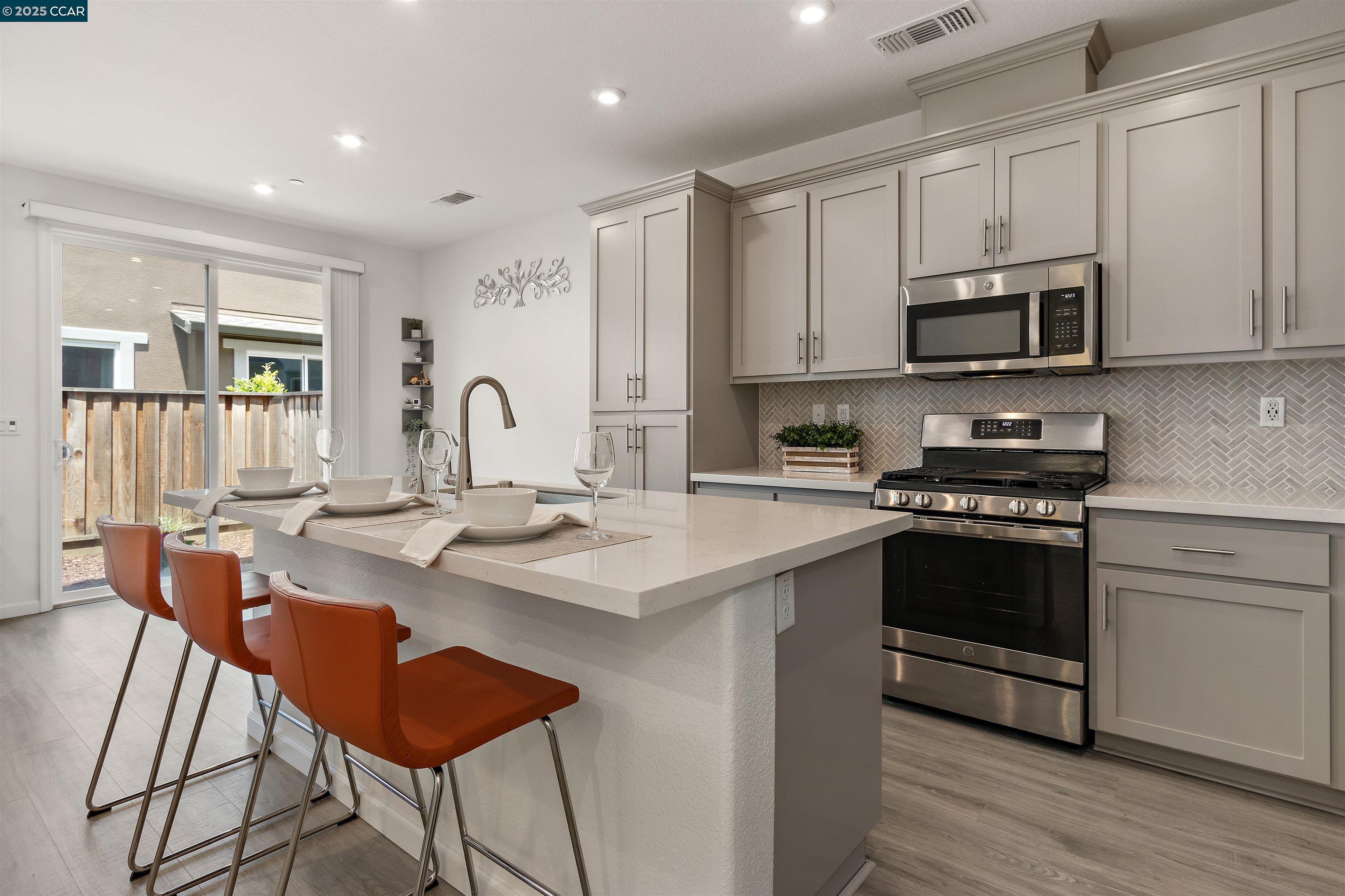 28 Springbrook Lane Pittsburg, CA 94565 - Photo 11 of 47