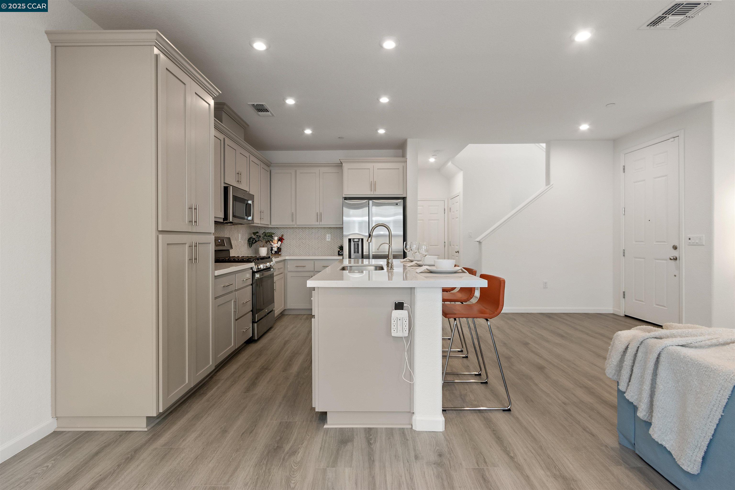 28 Springbrook Lane Pittsburg, CA 94565 - Photo 14 of 47